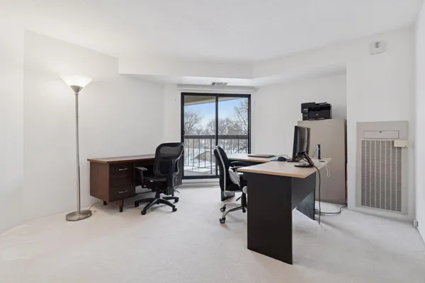 $300,000 | 2885 Knox Avenue South, Unit 404, Minneapolis, MN 55408