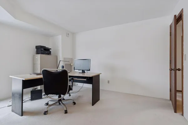 $300,000 | 2885 Knox Avenue South, Unit 404, Minneapolis, MN 55408