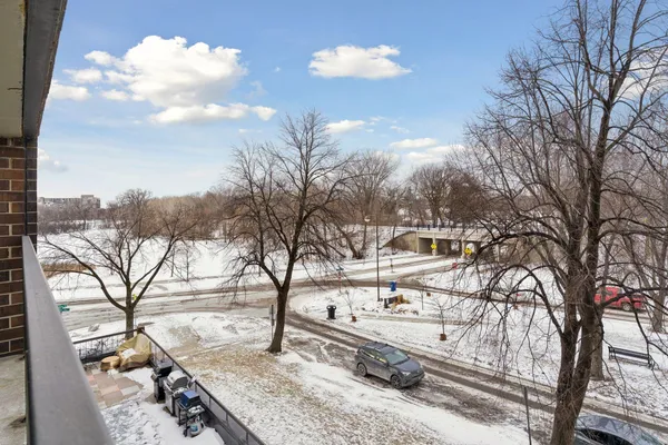 $300,000 | 2885 Knox Avenue South, Unit 404, Minneapolis, MN 55408