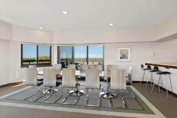 $300,000 | 2885 Knox Avenue South, Unit 404, Minneapolis, MN 55408