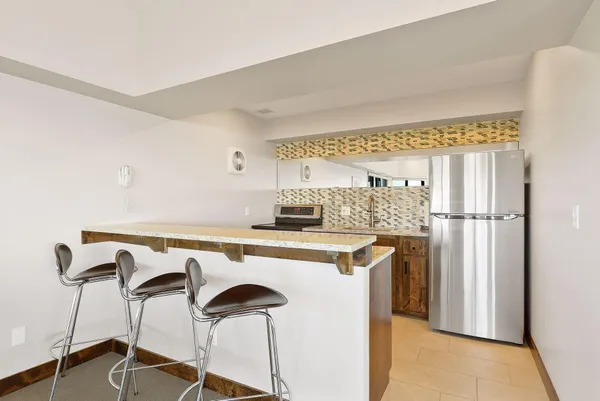 $300,000 | 2885 Knox Avenue South, Unit 404, Minneapolis, MN 55408