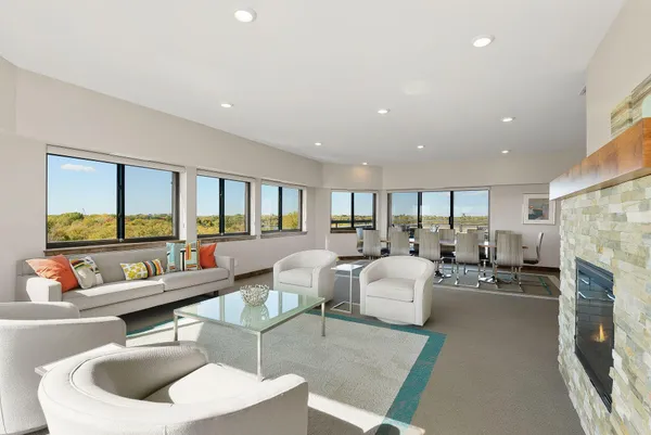 $300,000 | 2885 Knox Avenue South, Unit 404, Minneapolis, MN 55408