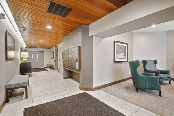 $300,000 | 2885 Knox Avenue South, Unit 404, Minneapolis, MN 55408