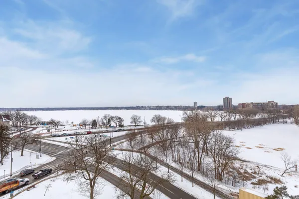 $300,000 | 2885 Knox Avenue South, Unit 404, Minneapolis, MN 55408