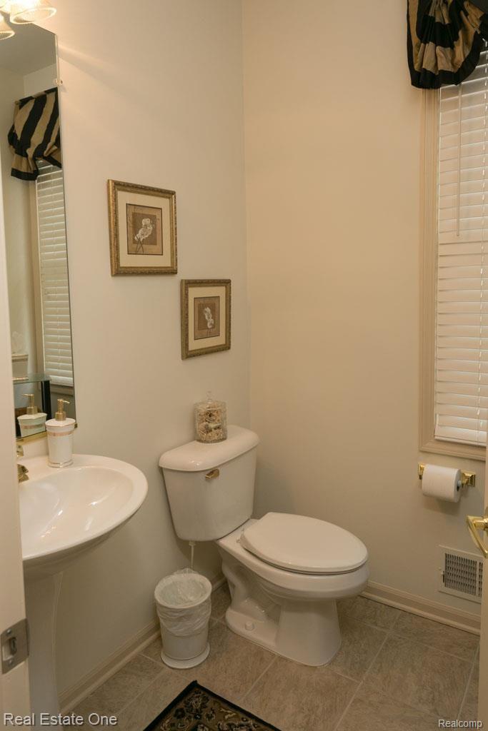 3695 Piedmonte Drive Rochester, MI 48306 - Photo 20 of 49 4Y0A2561.jpg