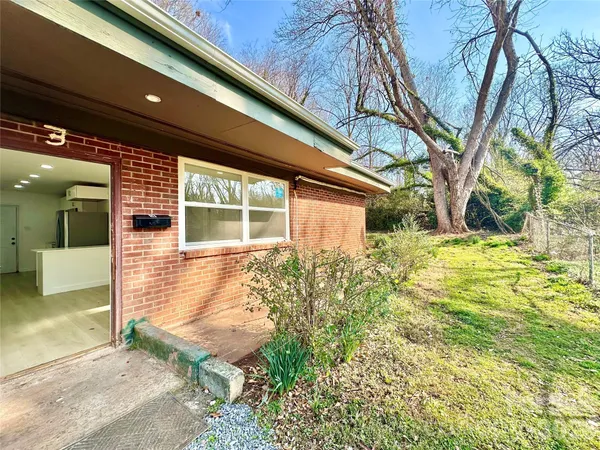 $349,900 | 813 3rd St Place Southwest, Unit 13, Hickory, NC 28602