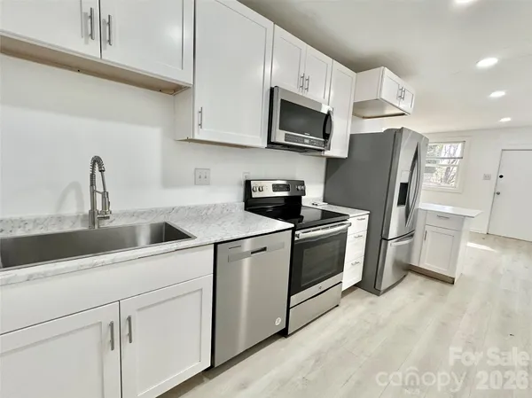 $349,900 | 813 3rd St Place Southwest, Unit 13, Hickory, NC 28602