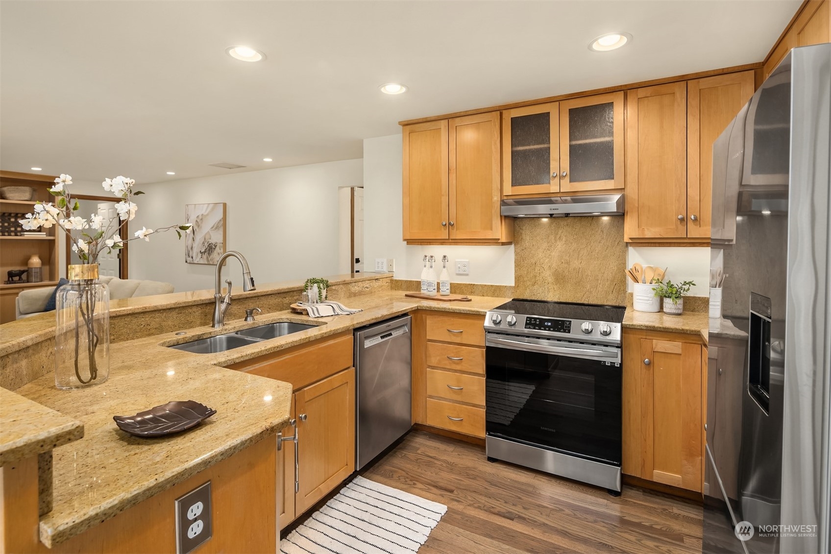 8305 Springridge Road Northeast Bainbridge Island, WA 98110 - Photo 7 of 39 Gallery Image 7