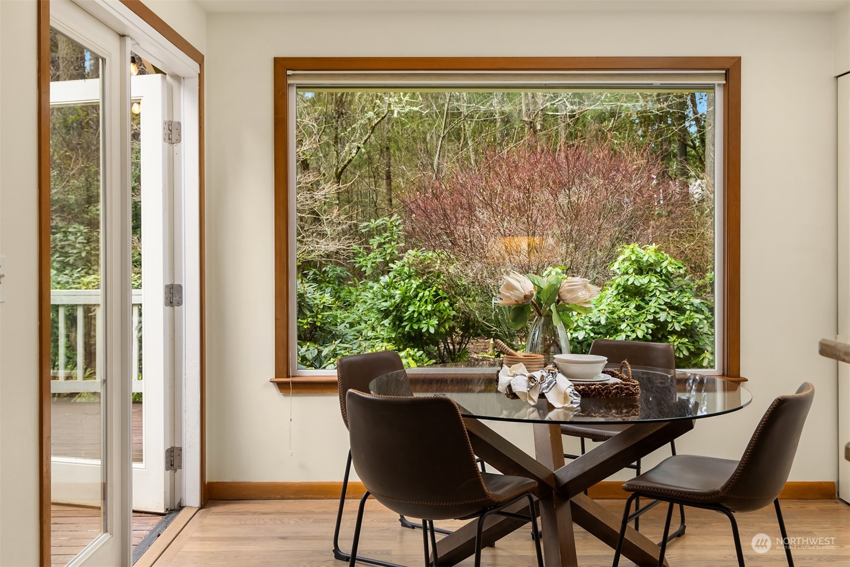 8305 Springridge Road Northeast Bainbridge Island, WA 98110 - Photo 10 of 39 Gallery Image 10