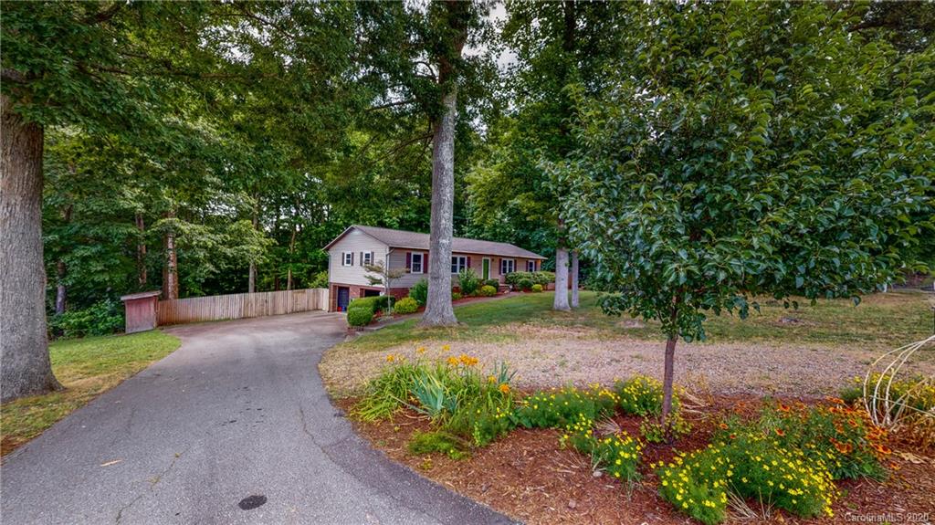 283 Liberty Road Candler, NC 28715 - Photo 2 of 35 Gallery Image 2