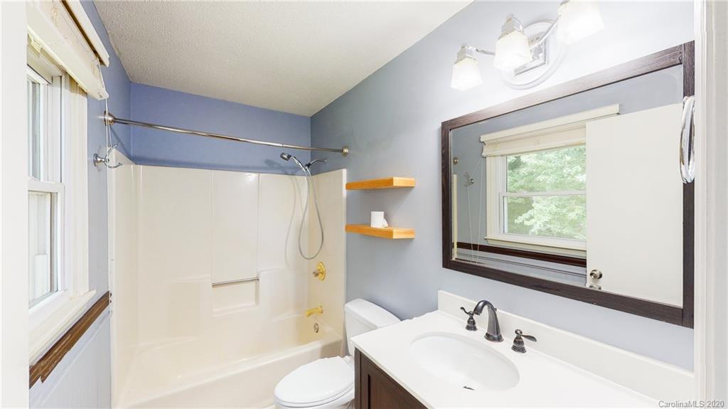 283 Liberty Road Candler, NC 28715 - Photo 17 of 35 Gallery Image 17