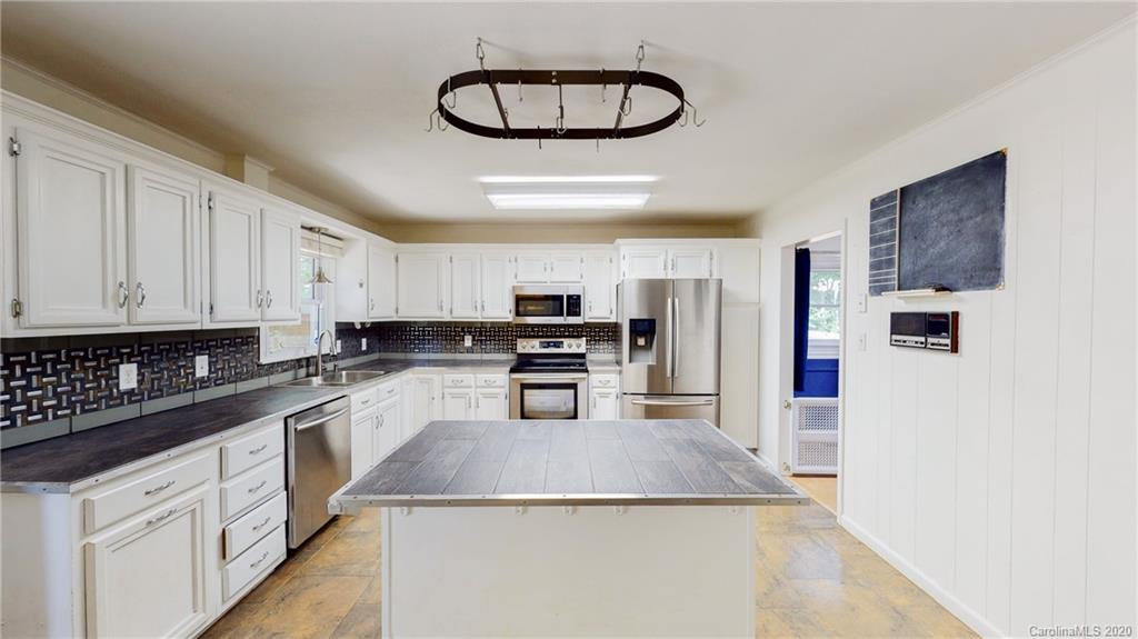 283 Liberty Road Candler, NC 28715 - Photo 6 of 35 Gallery Image 6
