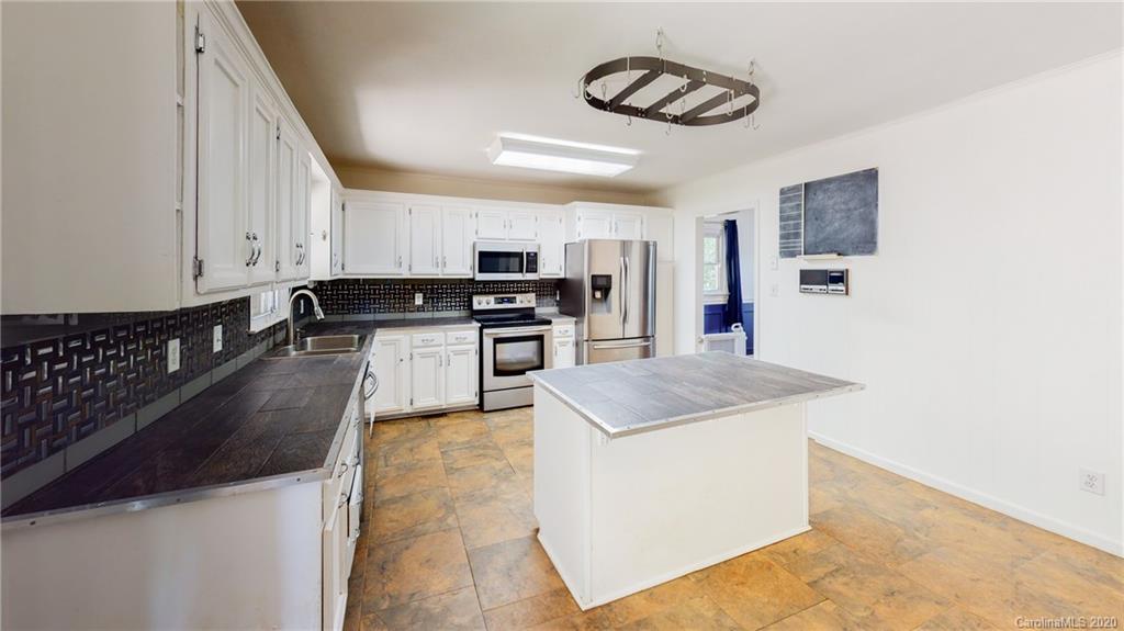 283 Liberty Road Candler, NC 28715 - Photo 8 of 35 Gallery Image 8