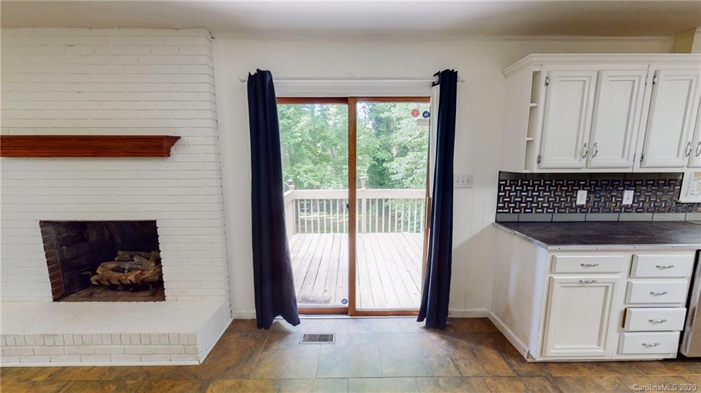 283 Liberty Road Candler, NC 28715 - Photo 10 of 35 Gallery Image 10