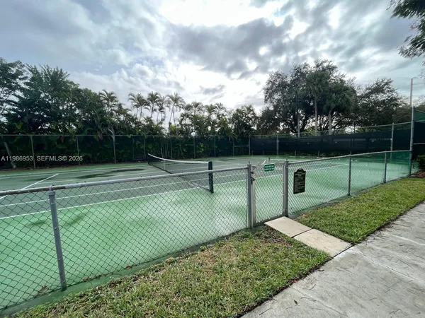 $4,000 | 5570 Southwest 70th Place South, Unit 5570, Miami, FL 33155