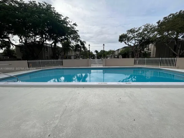 $4,000 | 5570 Southwest 70th Place South, Unit 5570, Miami, FL 33155
