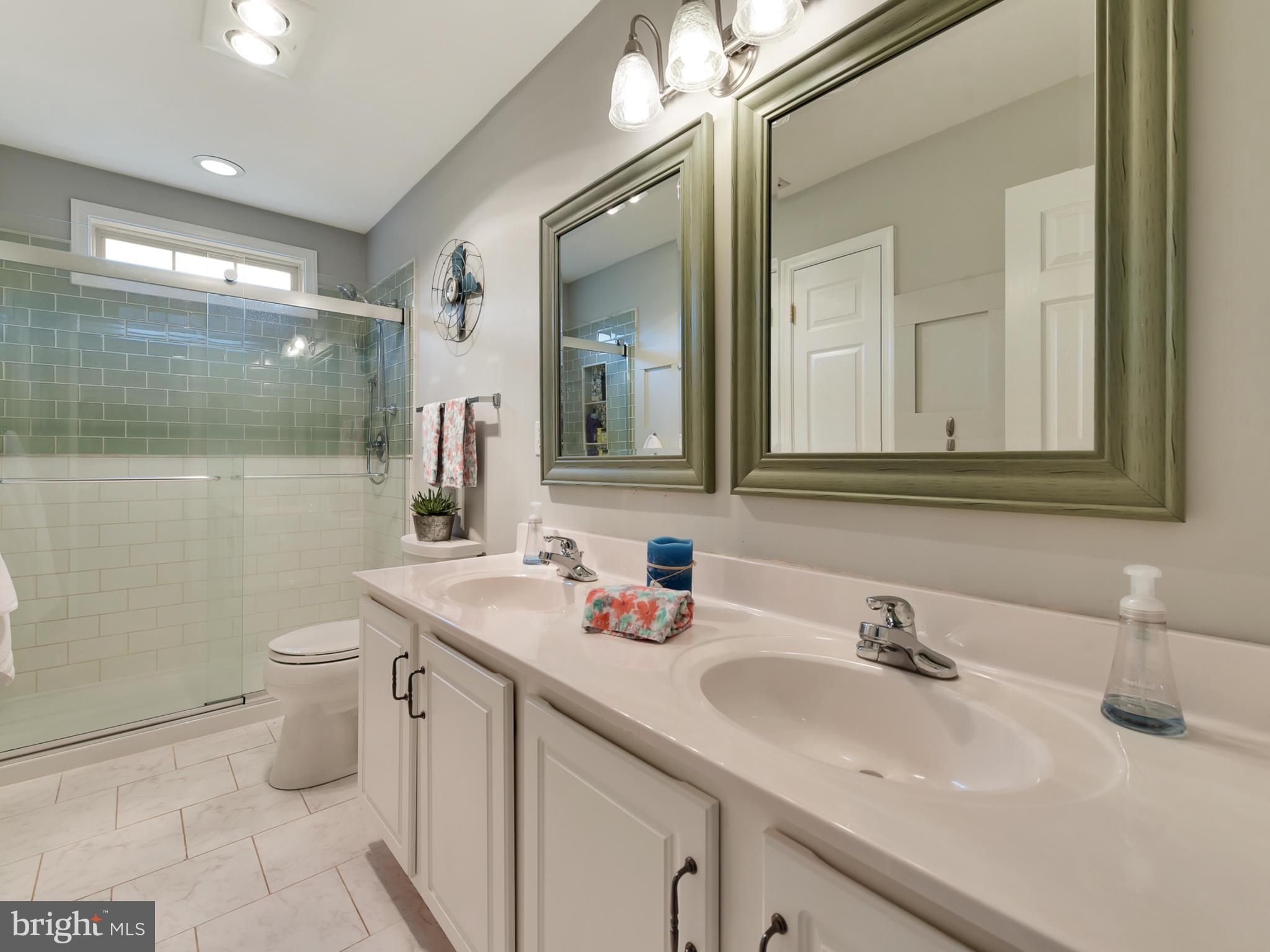 1834 Long Corner Road Mount Airy, MD 21771 - Photo 27 of 44 Second level full bath
