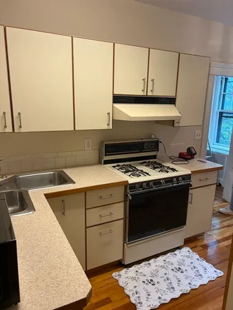 $2,750 | 36 Linnaean Street, Unit 8, Cambridge, MA 02138