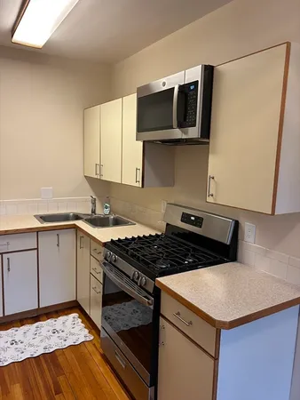 $2,750 | 36 Linnaean Street, Unit 8, Cambridge, MA 02138