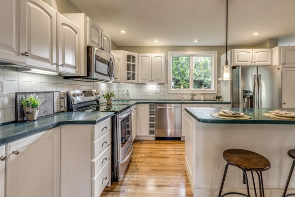 29 Blaisdell Road Medford, MA 02155 - Photo 8 of 28 Gallery Image 8
