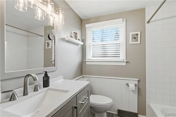 $239,900 | 105 Clark Lane, Camillus, NY 13031