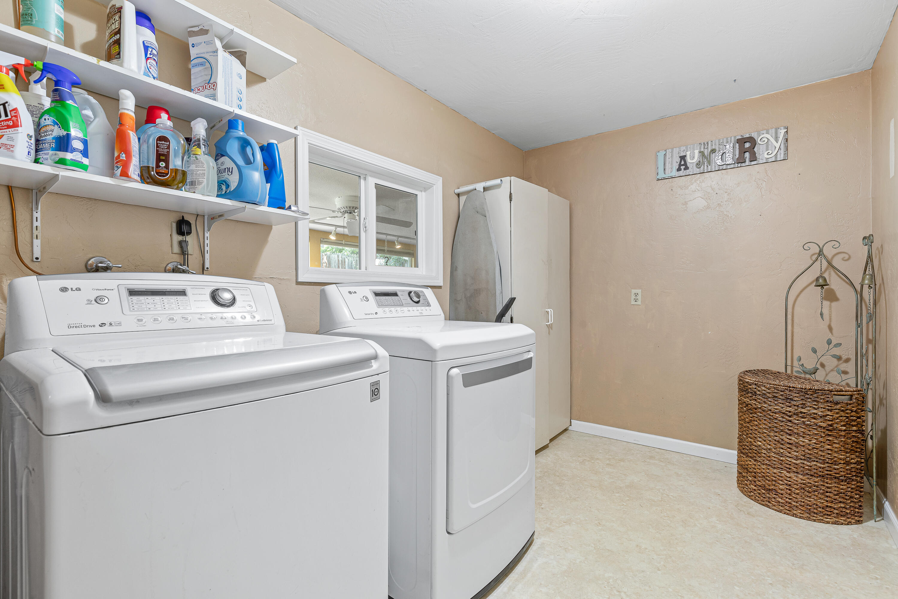 2756 Ruth Drive Medford, OR 97504 - Photo 19 of 32 20
