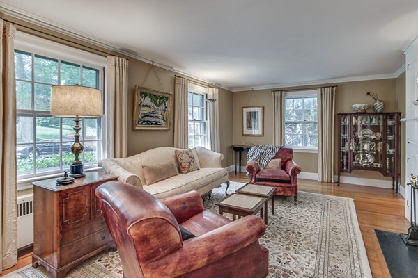89 Fellsview Road Stoneham, MA 02180 - Photo 5 of 30 Gallery Image 5