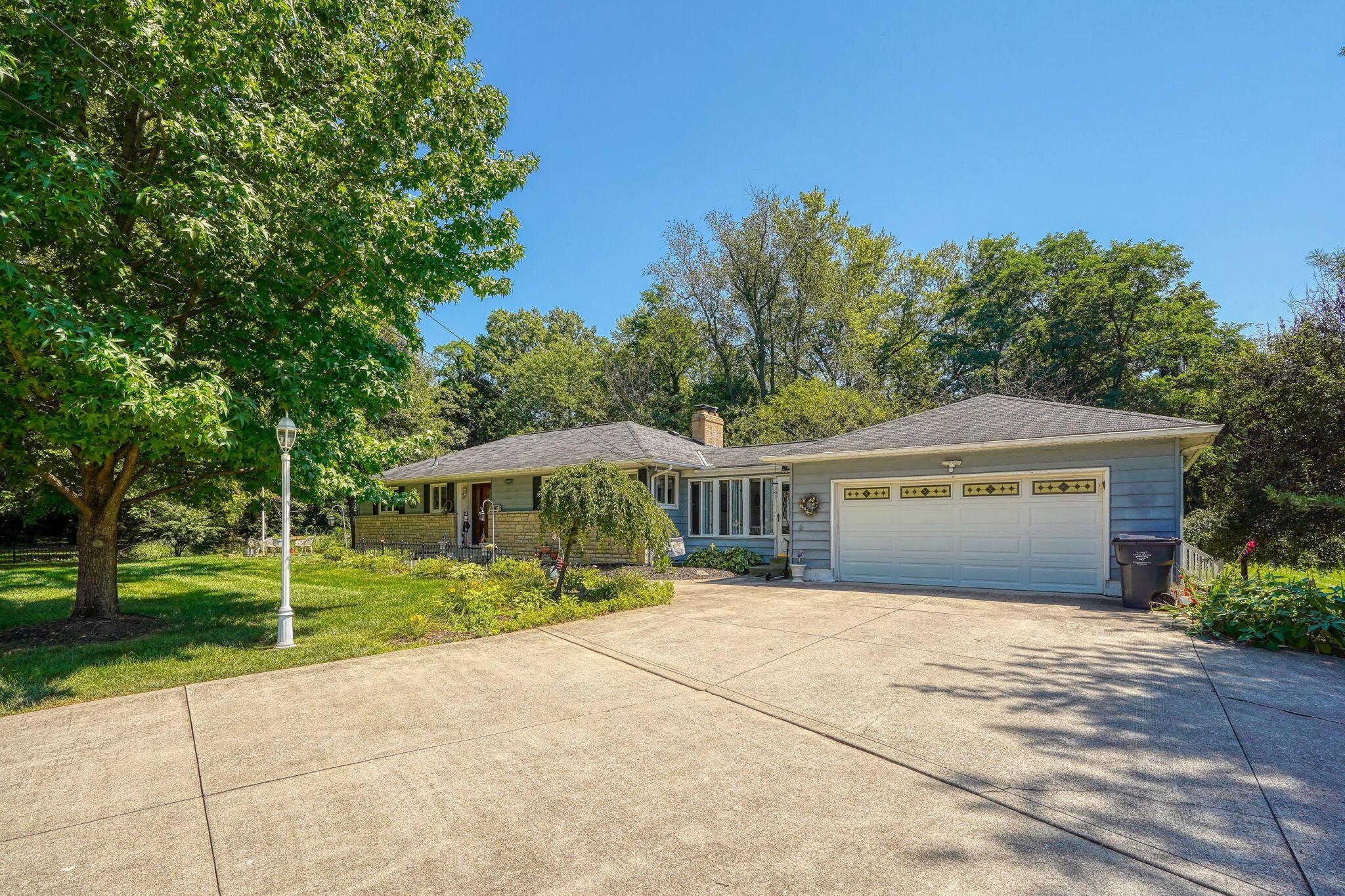 1744 Graham Road Reynoldsburg, OH 43068 - Photo 2 of 37 1744 Graham Rd (26)