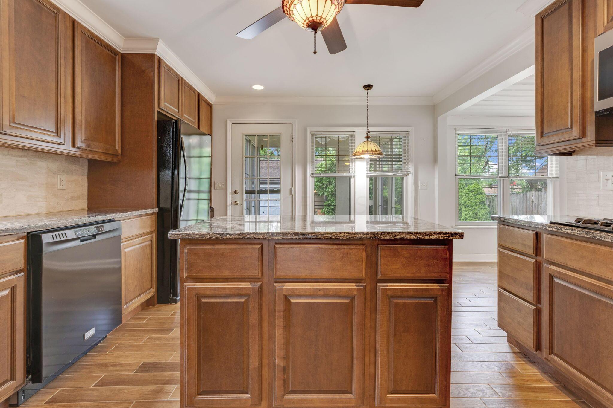 35 Brevoort Road Columbus, OH 43214 - Photo 10 of 48 Kitchen