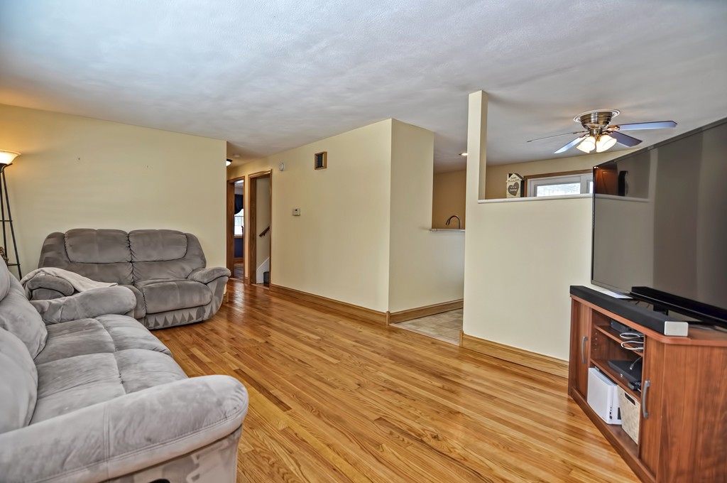15 Jeannine Road Bellingham, MA 02019 - Photo 4 of 30 Gallery Image 4