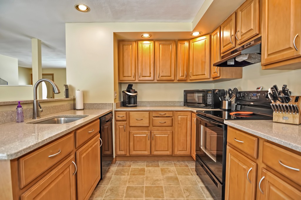 15 Jeannine Road Bellingham, MA 02019 - Photo 5 of 30 Gallery Image 5