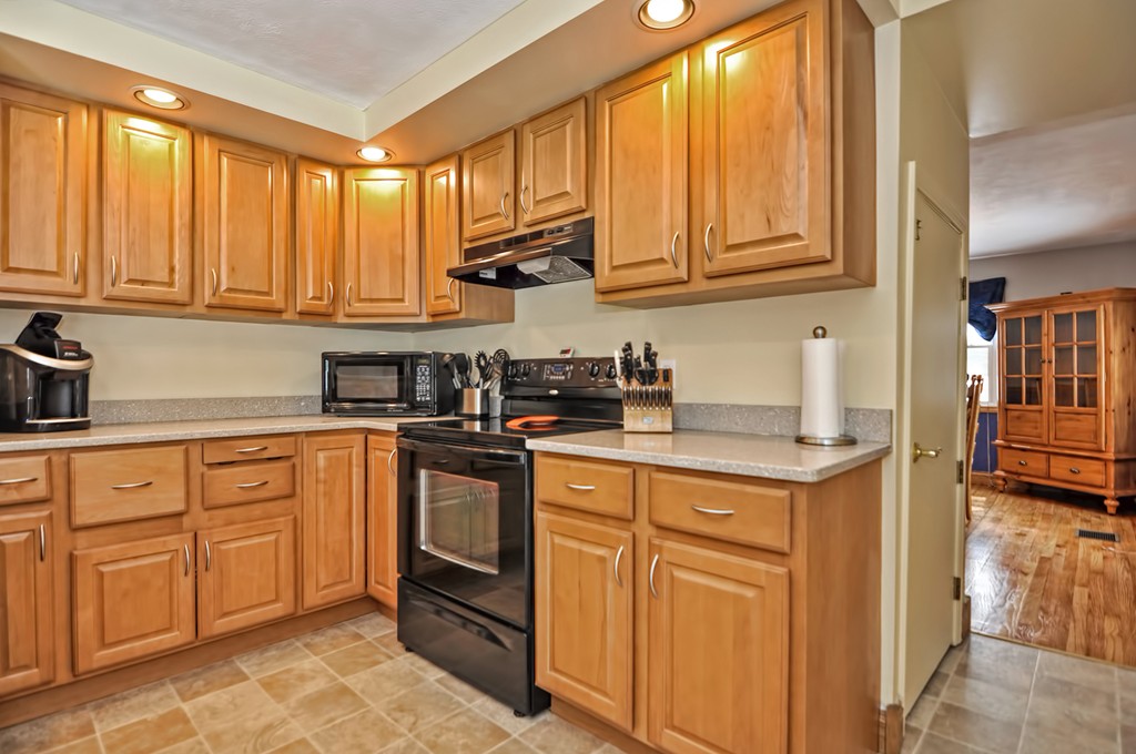 15 Jeannine Road Bellingham, MA 02019 - Photo 8 of 30 Gallery Image 8
