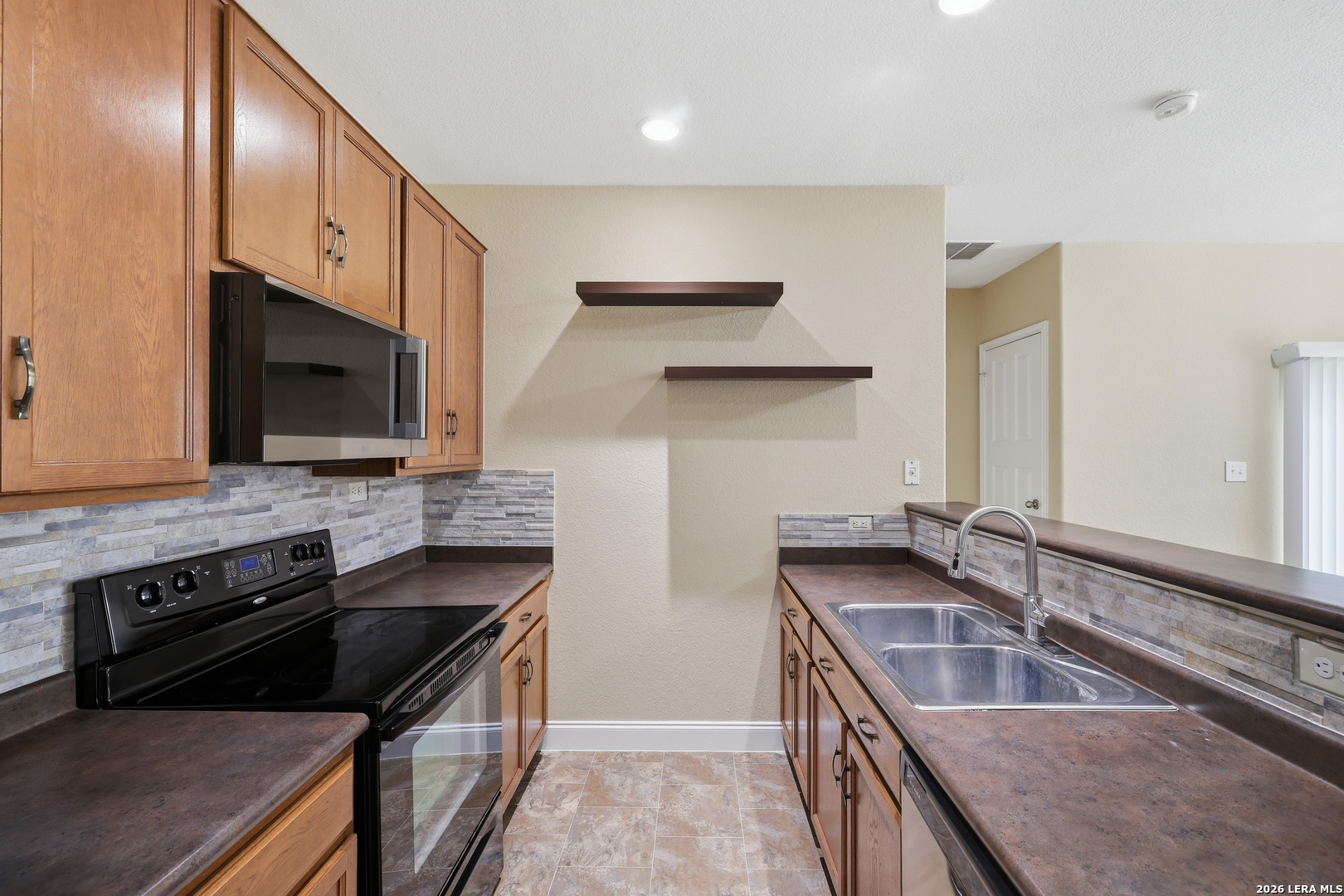 10131 Maple Ranch San Antonio, TX 78245 - Photo 12 of 27