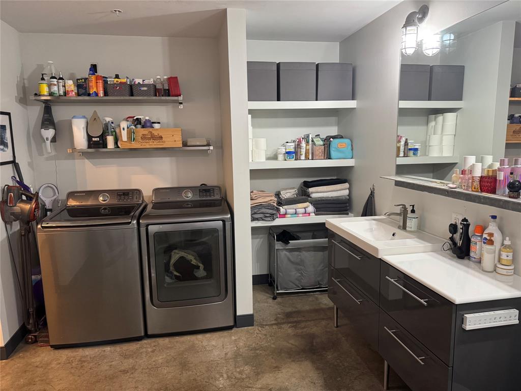1122 Jackson Street, Unit 303 Dallas, TX 75202 - Photo 15 of 18 a utility room with sink dryer and washer