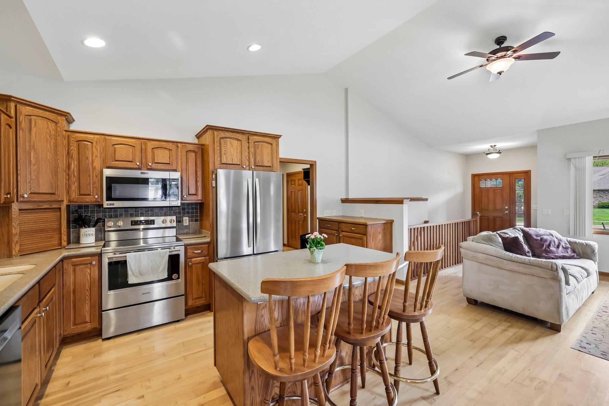 738 8th Street Prairie du Sac, WI 53578 - Photo 6 of 44