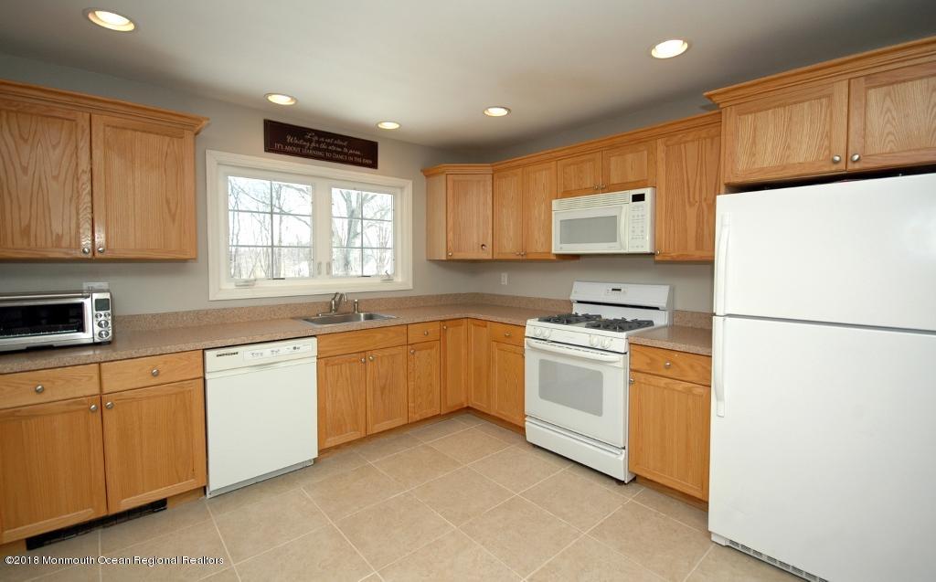 61 Yellow Meetinghouse Road Cream Ridge, NJ 08514 - Photo 6 of 31 DSC_0105 (1024x637)
