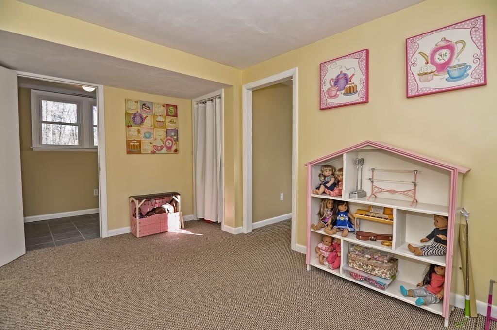 72 Pinecrest Road Holliston, MA 01746 - Photo 25 of 30 Gallery Image 25