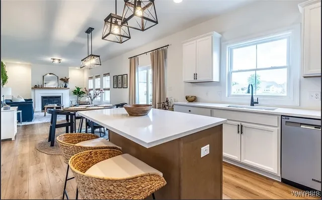 $539,900 | 5916 Collins Drive, Lockport Town, NY 14094