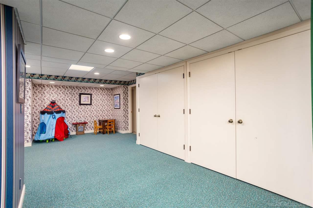 1 Provencal Road Grosse Pointe Farms, MI 48236 - Photo 70 of 87