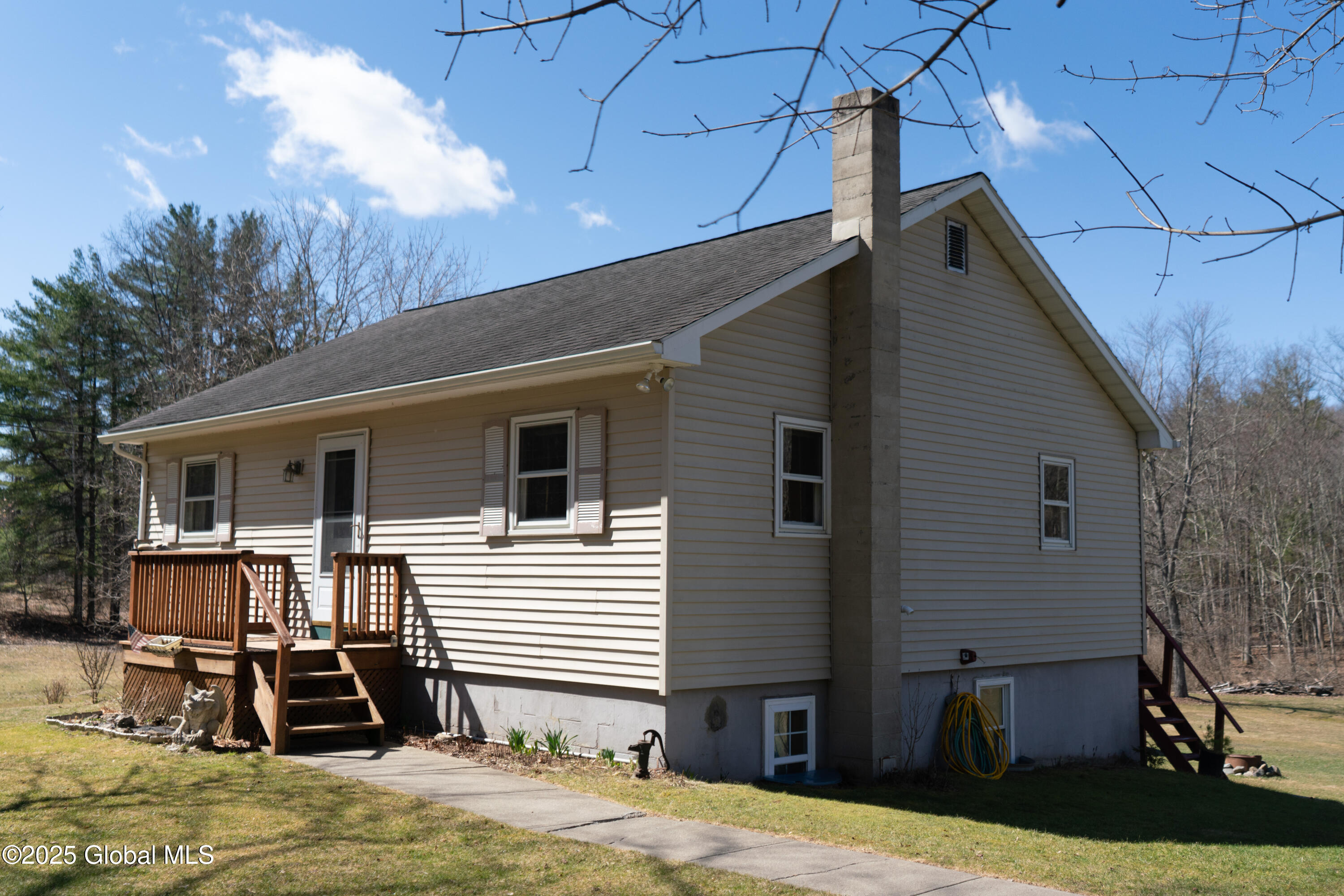 47 Ruggles Road Saratoga Springs, NY 12866 - Photo 4 of 62 DSC02274