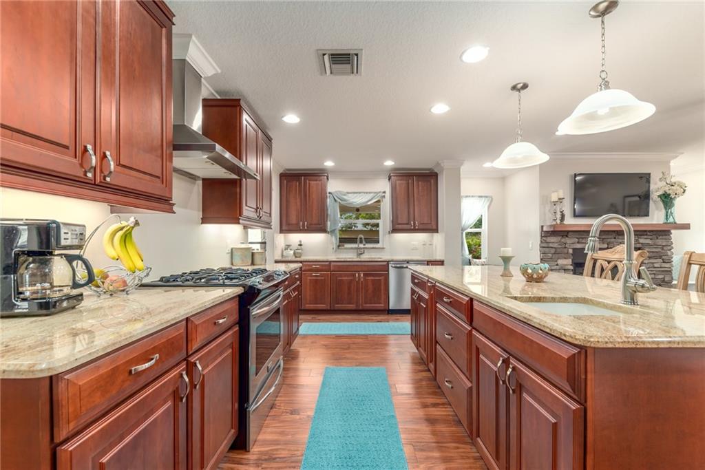 2405 Trowbridge Road Fort Pierce, FL 34945 - Photo 8 of 36 Gallery Image 8