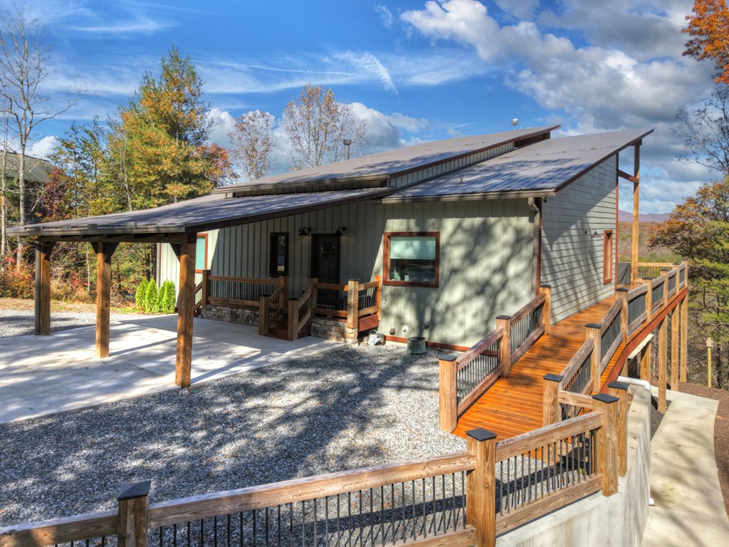 115 Hawks View Mineral Bluff, GA 30559 - Photo 4 of 57