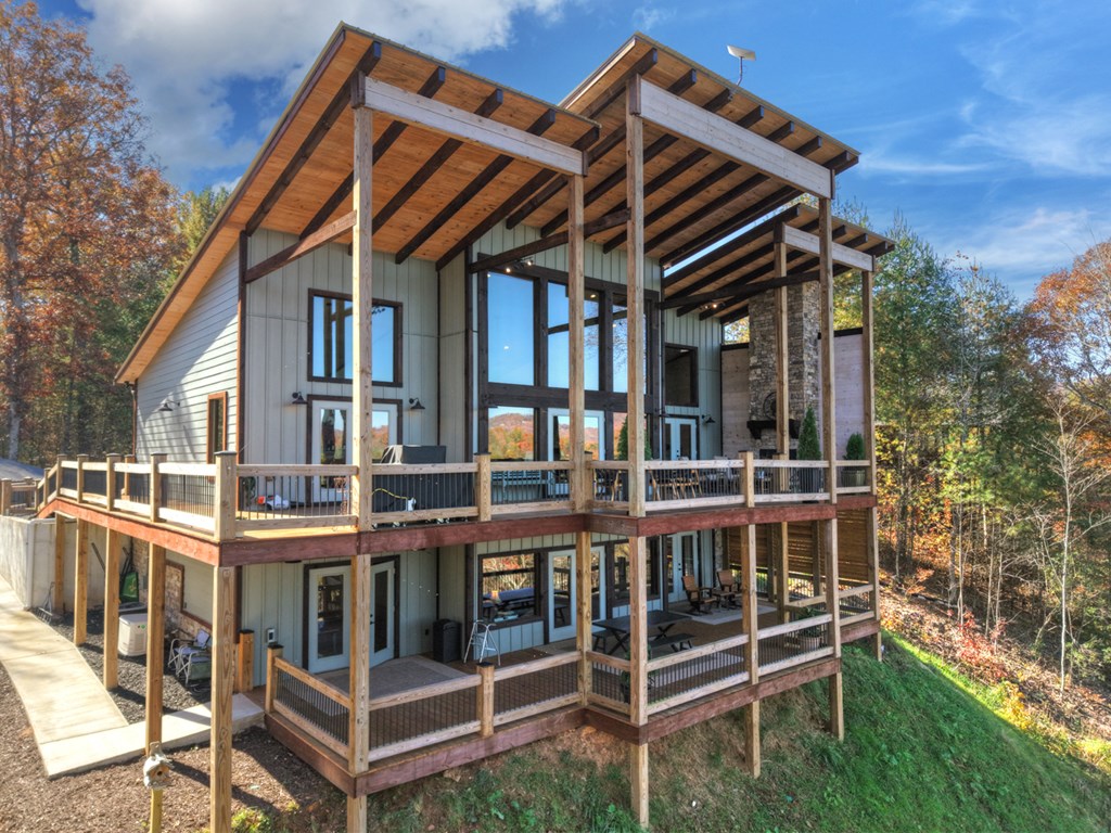 115 Hawks View Mineral Bluff, GA 30559 - Photo 5 of 57