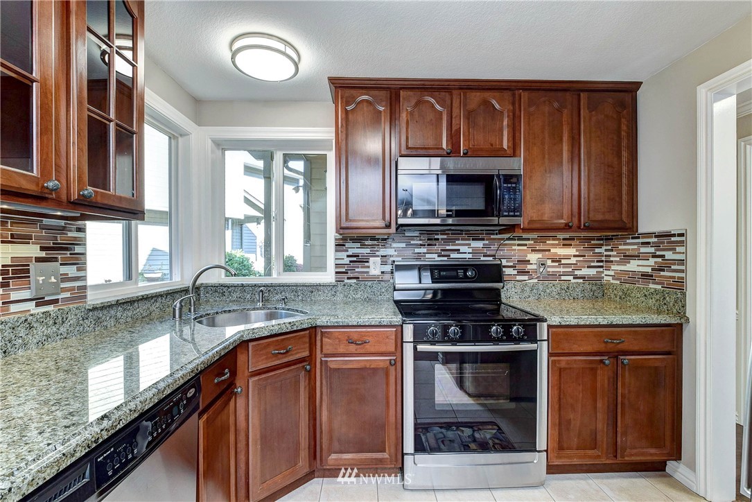 2106 186th Place Southeast Bothell, WA 98012 - Photo 5 of 25