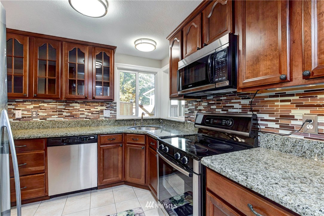 2106 186th Place Southeast Bothell, WA 98012 - Photo 7 of 25