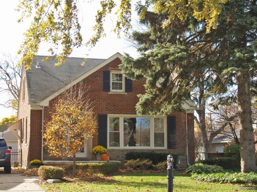 417 Kerby Road Grosse Pointe, MI 48236 - Photo 1 of 25 417 Kerby fall ext.jpg