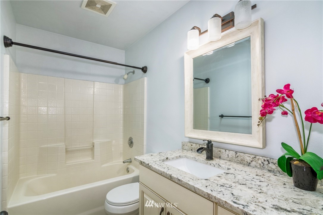 15621 48th Place West Edmonds, WA 98026 - Photo 11 of 19