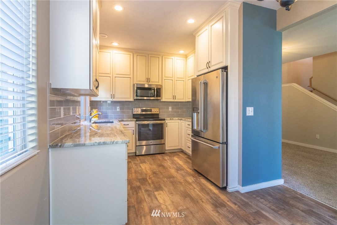 15621 48th Place West Edmonds, WA 98026 - Photo 6 of 19