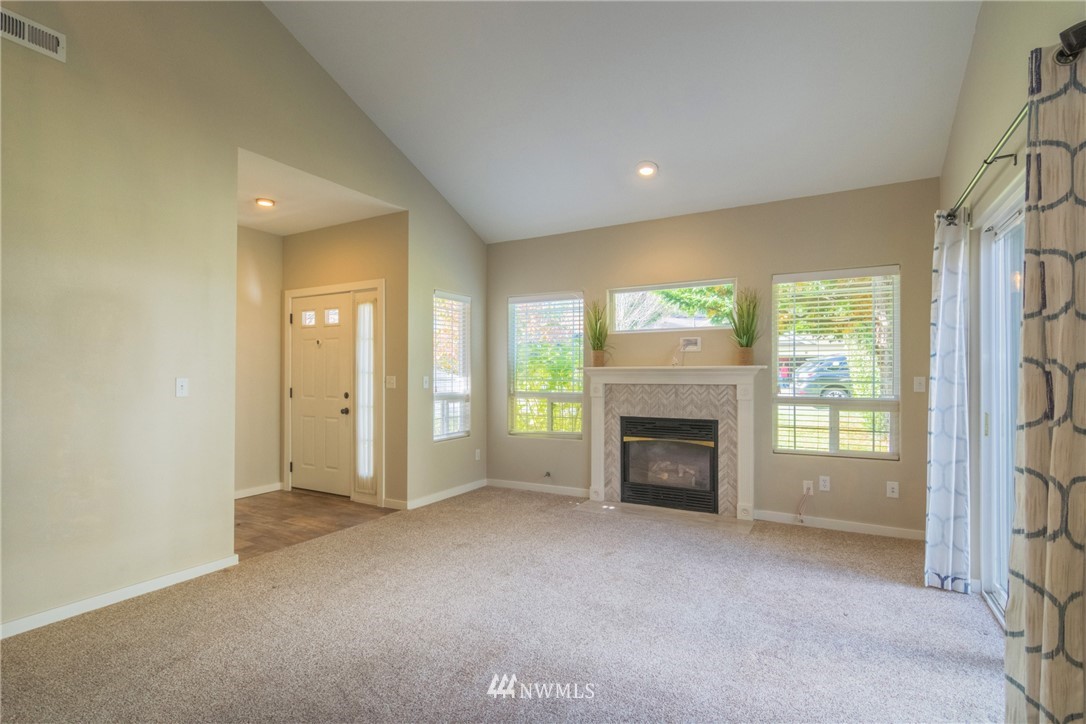 15621 48th Place West Edmonds, WA 98026 - Photo 7 of 19