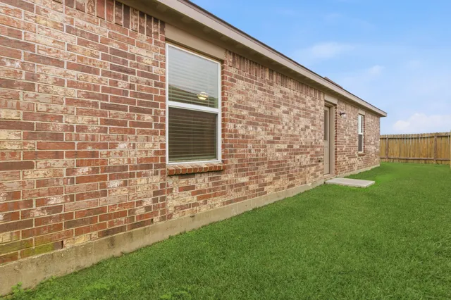 $1,800 | 345 Lone Mountain Drive, Katy, TX 77493